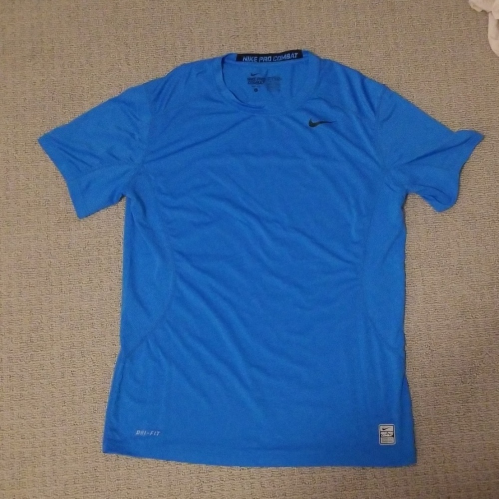 Nike Fitted Dri Fit shirt